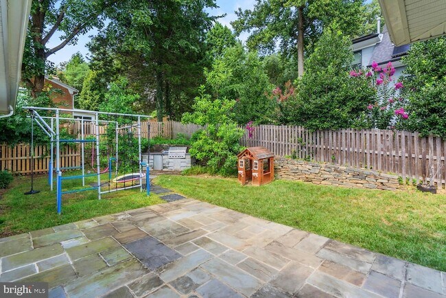Building Photo - 4628 Blagden Terrace NW