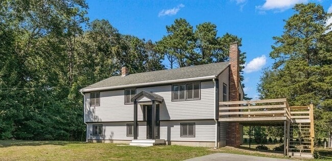 Primary Photo - 17 Minuteman Ln
