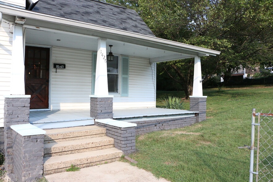 Building Photo - 1426 Harvey St