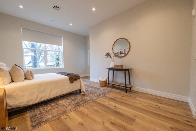 Building Photo - 1722 Springfield Ave