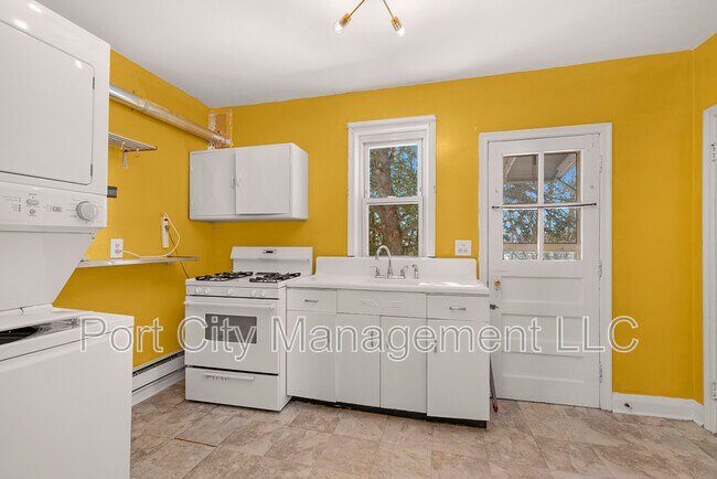 Building Photo - 3607 Bayonne Ave