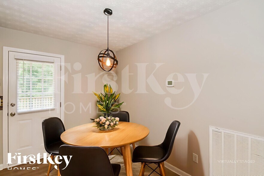 Building Photo - 176 Shadow Wood Dr