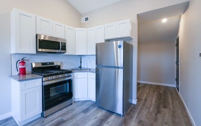 Building Photo - 1335 S 8th St