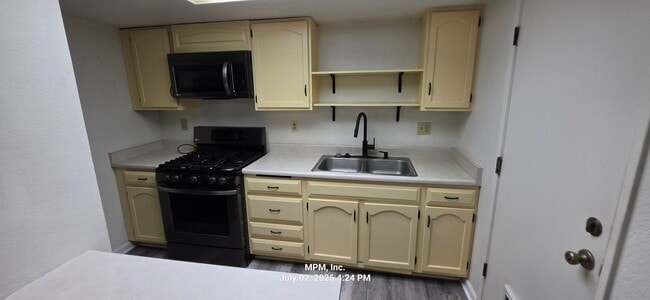 Building Photo - 2 bedroom 1 bath Home in Sierra Bonita 55 and over community
