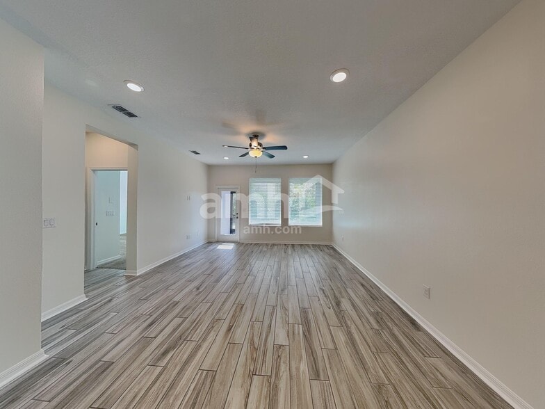 Building Photo - 6117 Voyagers Pl