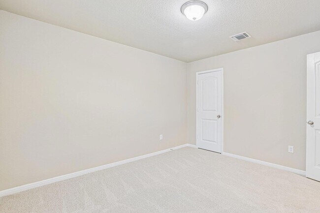Building Photo - 10604 Menominee Falls Ln