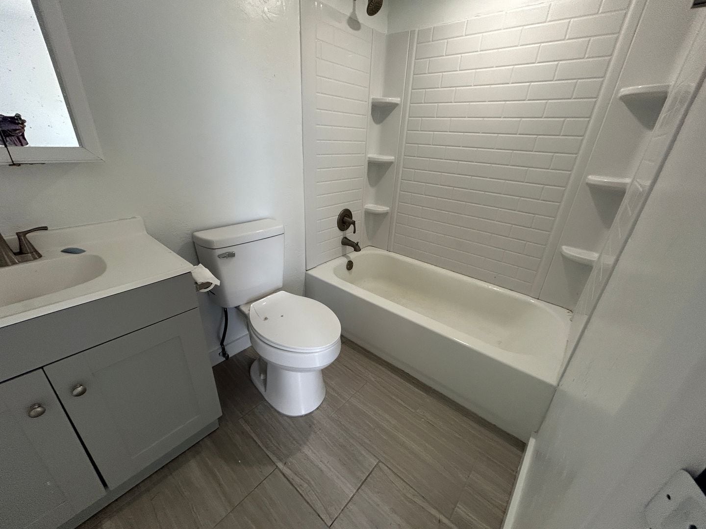 Building Photo - 4712 SE 5th Pl