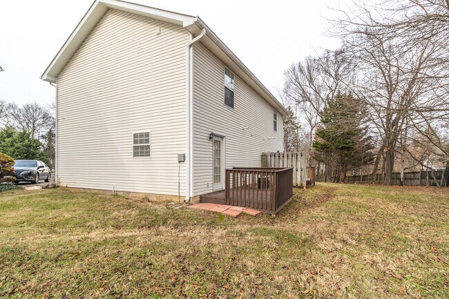 Building Photo - 836 Duchess Way