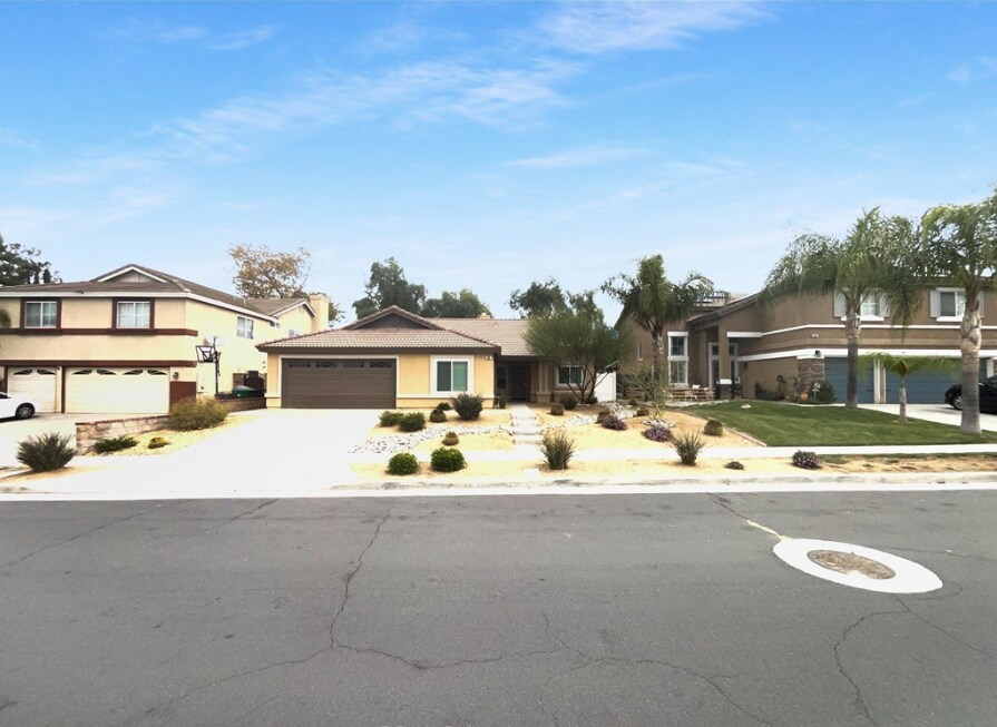 Building Photo - 758 Hillview St