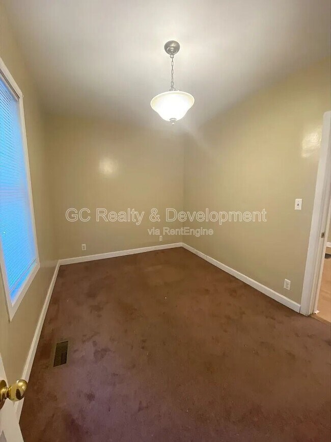 Building Photo - 1837 N Francisco Ave