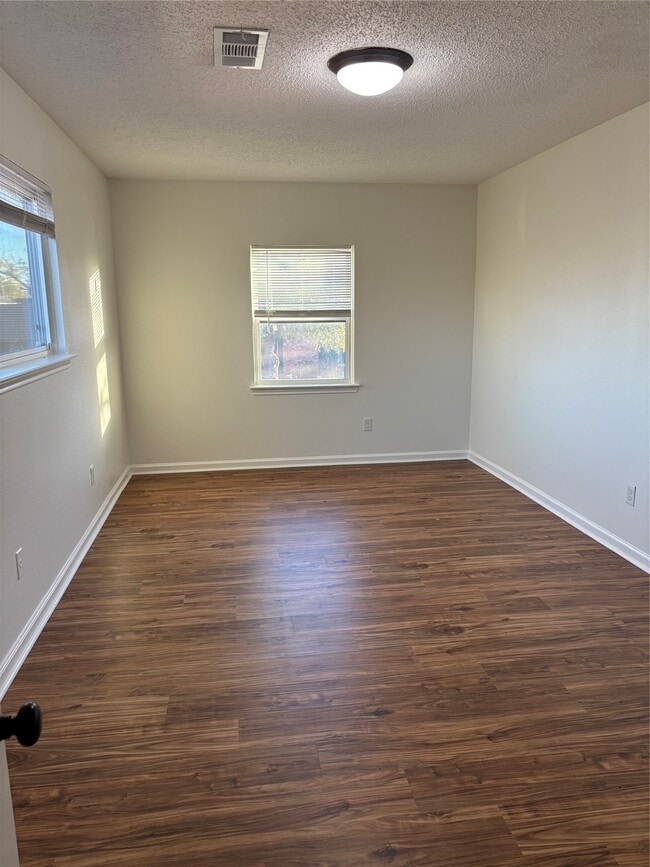 Building Photo - 4322 Woodmont Dr