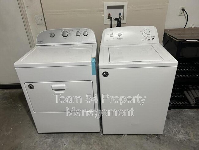 Building Photo - 30534 Tremont Dr