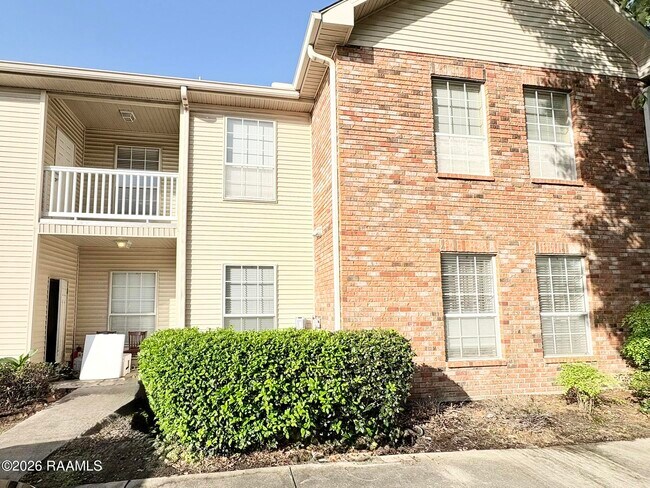 Building Photo - 4441 Burbank Dr