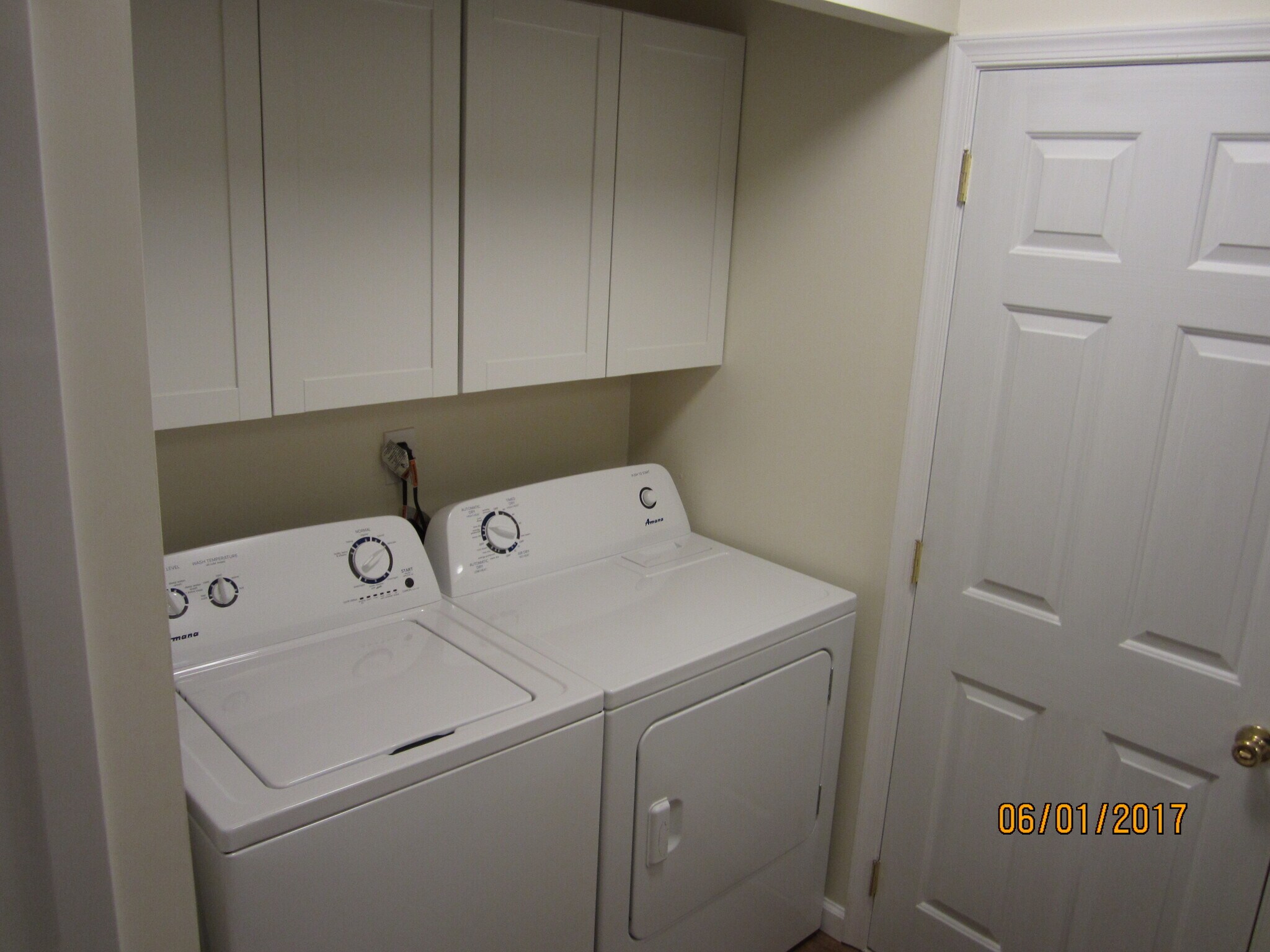 Building Photo - 310 S Olive St