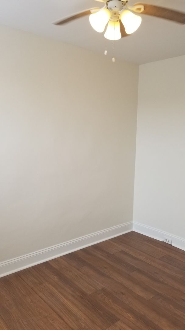 Building Photo - 5211 Glenloch St