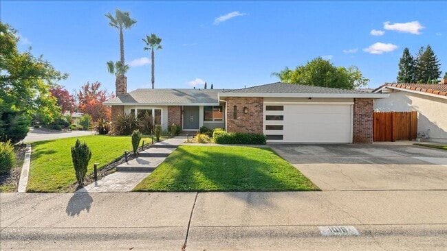 Primary Photo - 1016 Woodglen Dr