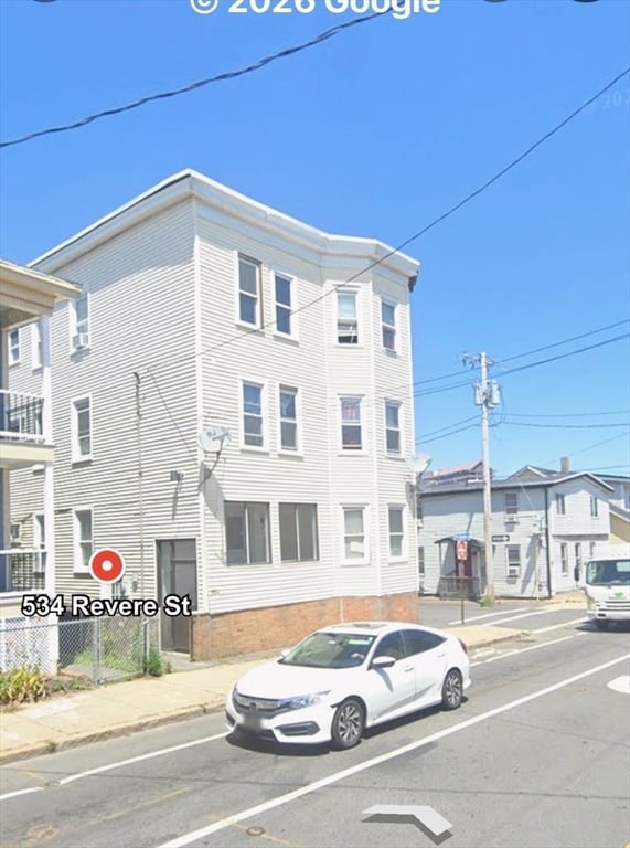 Building Photo - 534 Revere St