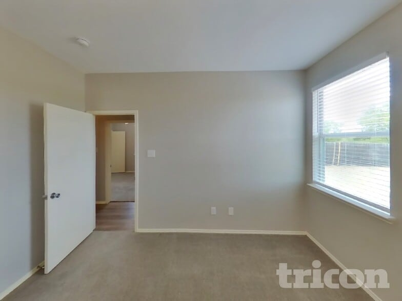 Building Photo - 925 Buffalo Springs Dr