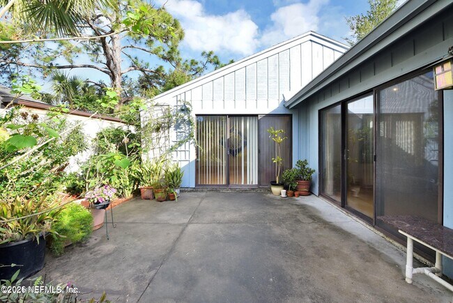 Building Photo - 2437 Burgundy Ct