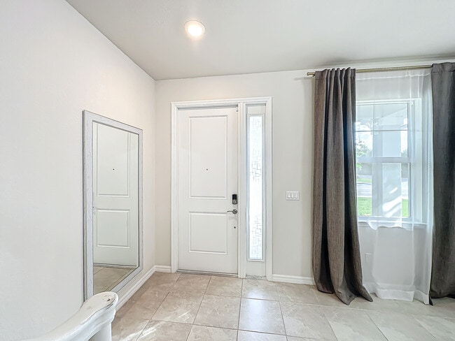 Building Photo - 1240 Eucalyptus Dr