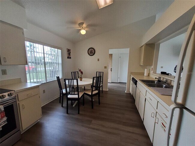 Building Photo - 138 Valentino Ct