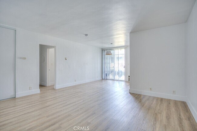 Building Photo - 4255 5th St