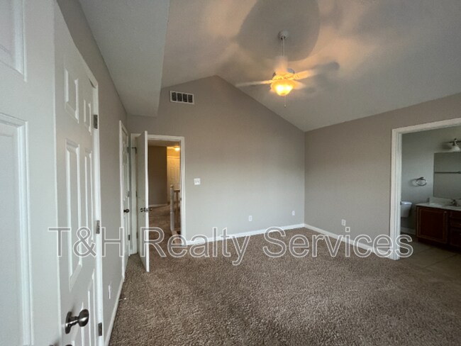 Building Photo - 2029 Ruckle St