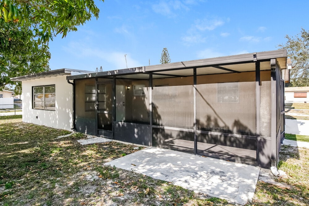 Building Photo - 2890 NW 20th St