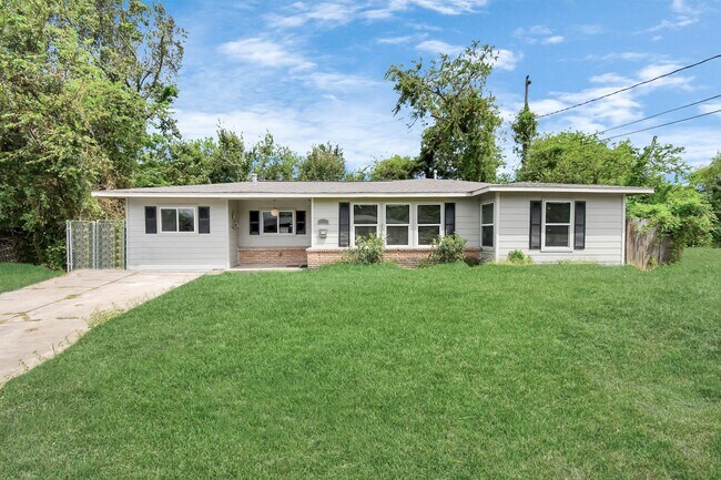Building Photo - 3743 Odin Ct
