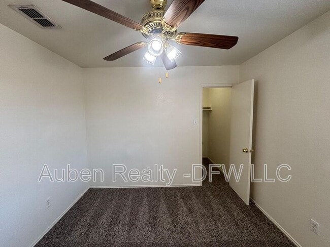 Building Photo - 300 S Magnolia St