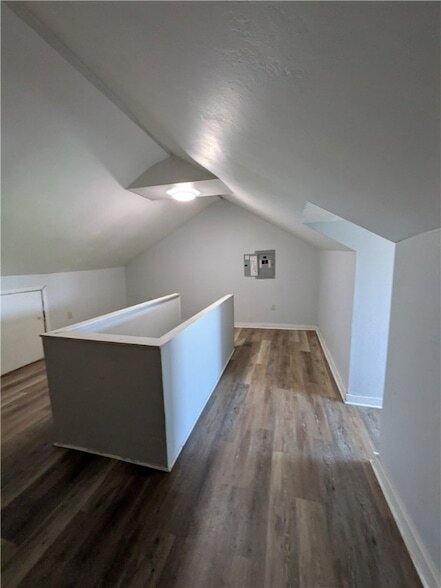 Building Photo - 447 Hays Ave