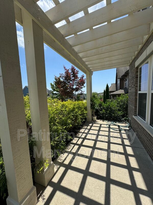 Building Photo - 2045 Birmingham Ct