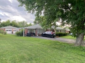 Building Photo - 709 Timothy Dr