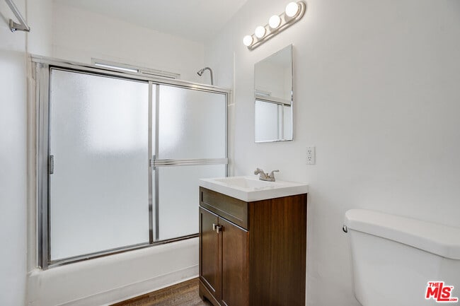 Building Photo - 2302 32nd St