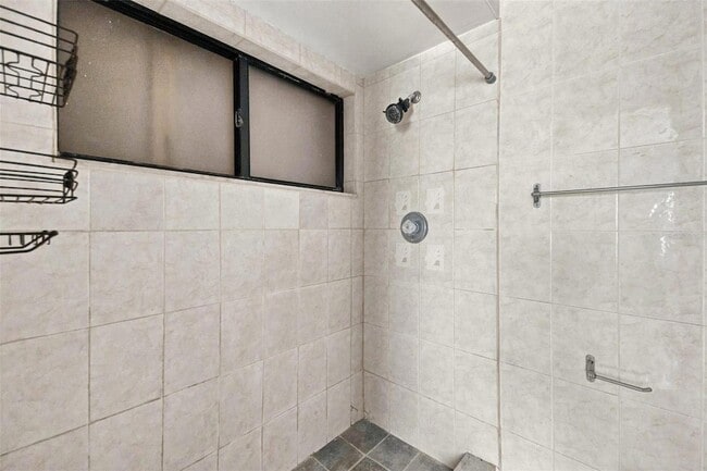Building Photo - 9966 Burl Way