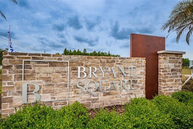 Building Photo - 8327 Crescent Oaks Dr