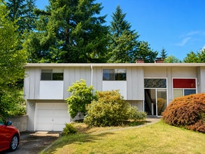 Building Photo - Beautiful Split-Level Home with Fireplace, Deck, Garage, and EV Charger