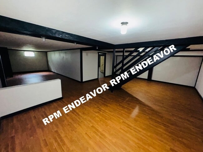 Building Photo - Spacious 4BD Home with Modern Upgrades & H...