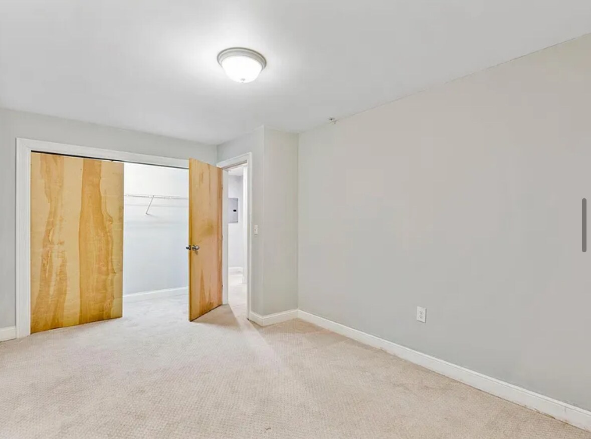 Building Photo - 873 Harrison Ave