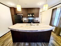 Building Photo - 7028 Bayview Dr