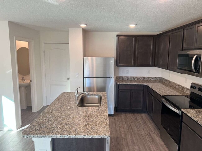 Building Photo - 5324 New Friendship Pl