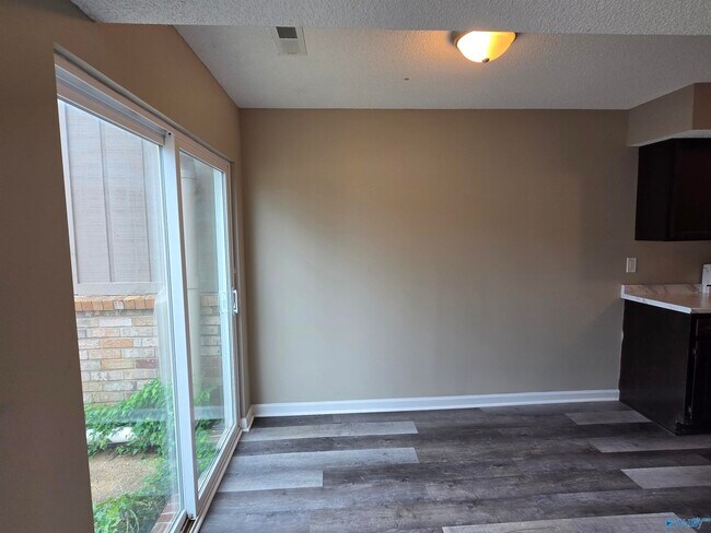Building Photo - 2225 Golf Rd SW