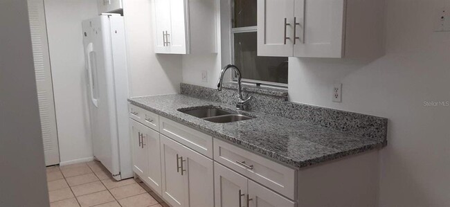 Building Photo - 1 W Country Cove Way