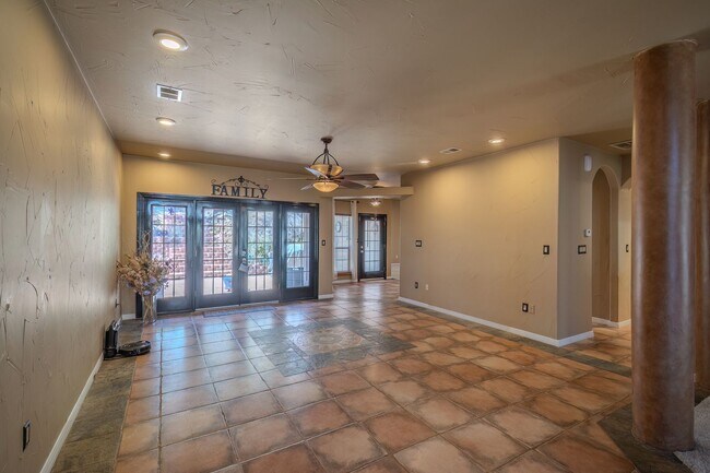 Building Photo - 111 Coker Ln