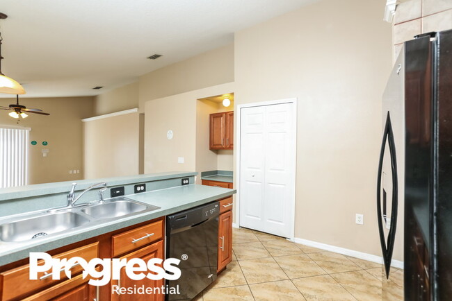 Building Photo - 2041 Colonial Woods Blvd