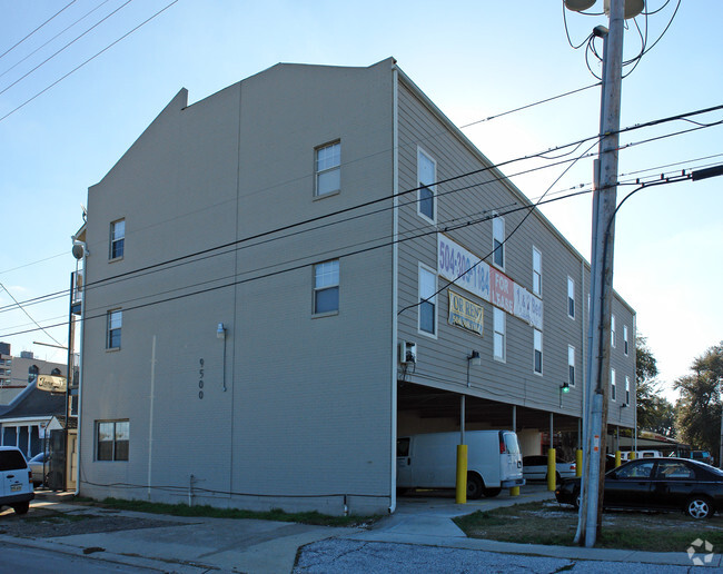 Building Photo - Lakeside Apartments