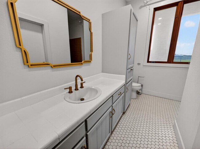 Building Photo - 6106 FM Rnch