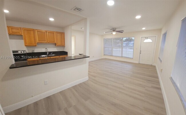 Building Photo - 2111 Wiley St