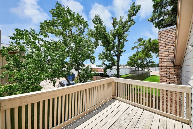 Building Photo - 7821 Theissetta Dr