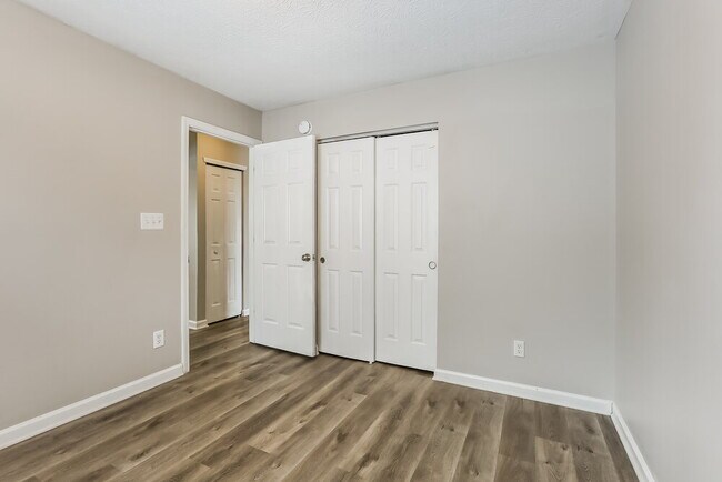 Building Photo - 1205 Turnbury Ln